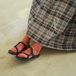 Kép 1/7 - Nishiguchi Kutsushita kenderből készült zokni limitált boston brick színben