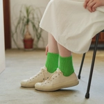 Kép 2/5 - a lenből készült zokni a nyári hőségben is jó viselet