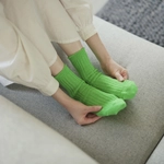 Kép 1/5 - Nishiguchi Kutsushita len zokni pear green színben