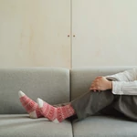 Kép 8/10 - Nishiguchi Kutsushita gyapjú zokni, limitált, 2024 színkombinációban