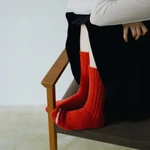Kép 8/10 - Gyapjú zokni különleges szentély vörös színben