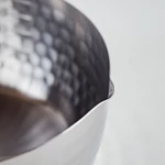 Kép 5/10 - A Yukihira nyeles lábasok praktikus kiöntőcsőrrel érkeznek