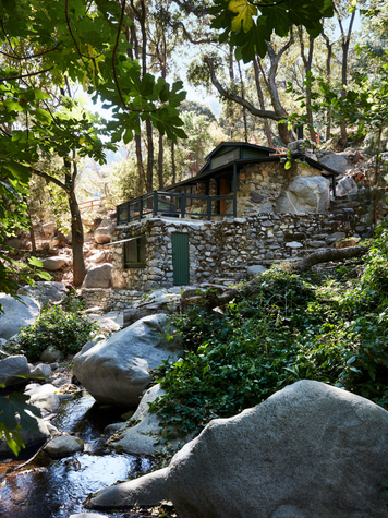 Santa Anita cabin az erdő mélyén