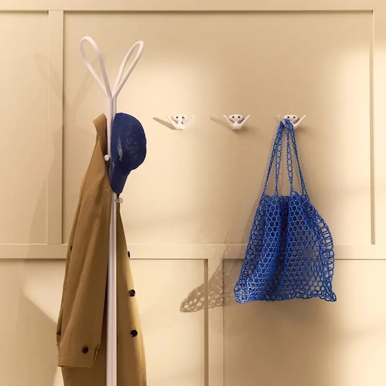 Essem Classic előszobabútorok porszórt acélból – skandináv designer állófogas
