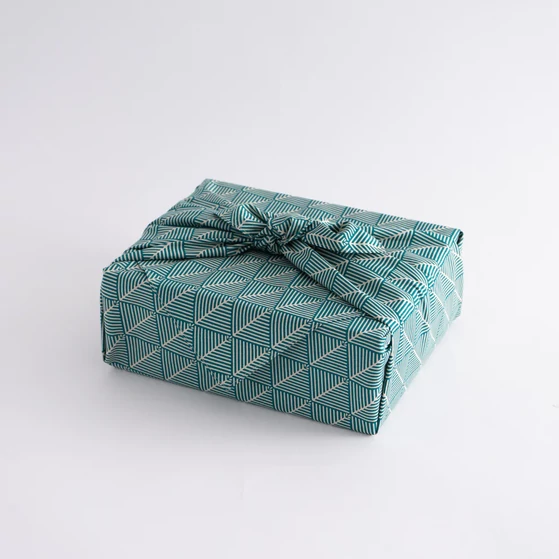 Kamawanu furoshiki kendő, 72 x 72cm, young pine mintával