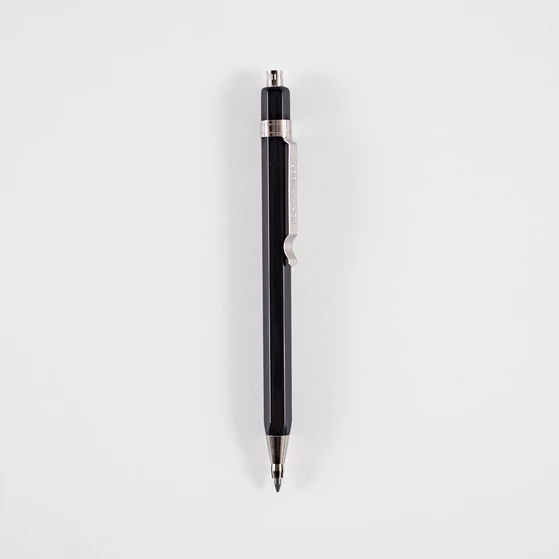 KOH-I-NOOR Versatile 5228 töltőceruza, klipsszel, fekete színben