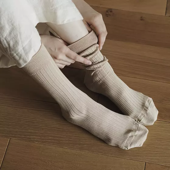 Nishiguchi Kutsushita selyem zoknik többféle színben