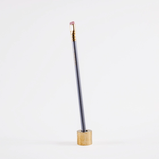 Rézből készült toll tartó
