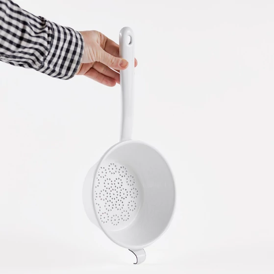 RIESS tésztaszűrő, 16cm átmérővel