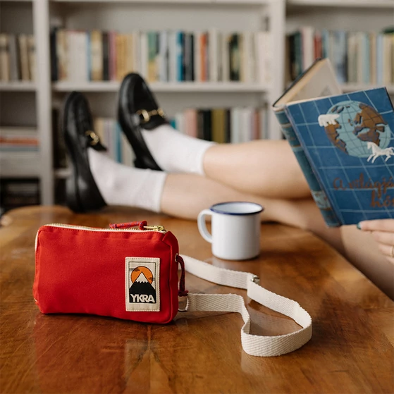 YKRA travel case piros színben