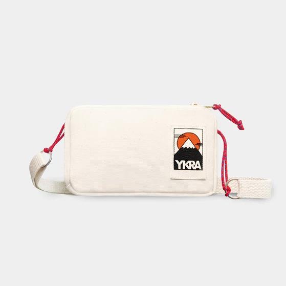 YKRA travel case fehér színben