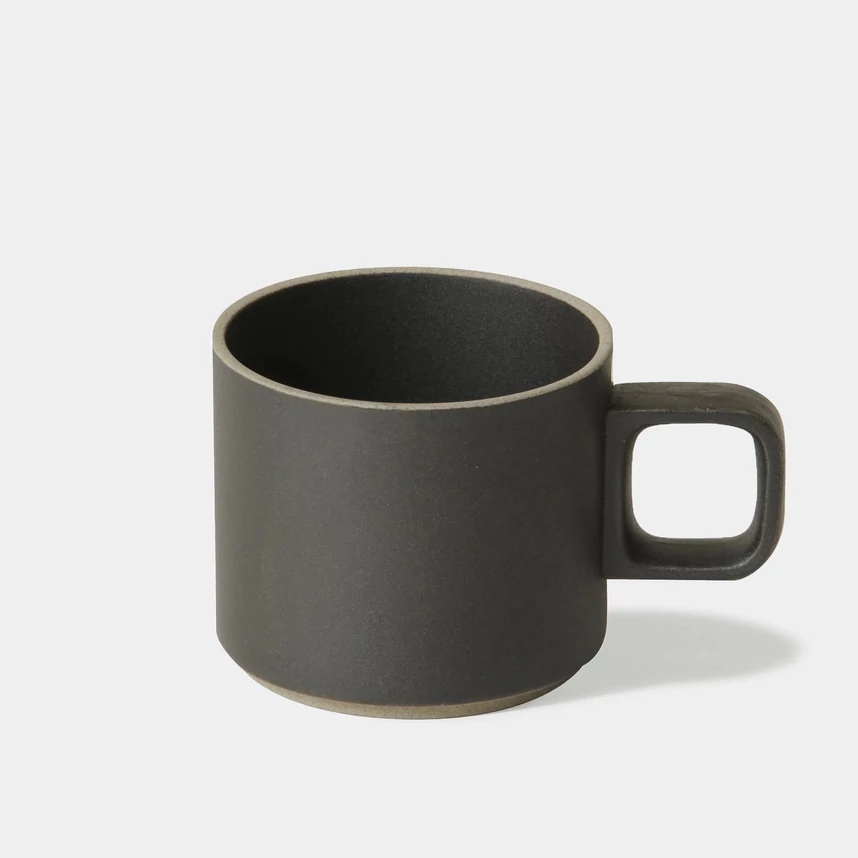 HASAMI porcelán bögre, fekete színben, 325ml űrtartalommal