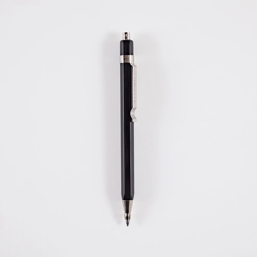 KOH-I-NOOR Versatile 5228 töltőceruza, klipsszel, fekete színben